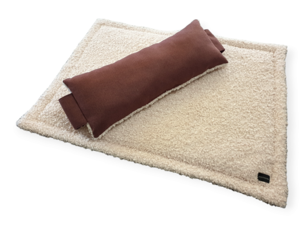 Kuschelige Hundedecke mit Kopfkissen BEERE-BEIGE